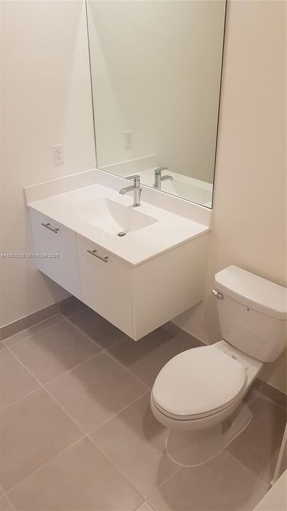 В аренду: $2,800 (2 спален, 2 ванн, 1072 Квадратных фут)