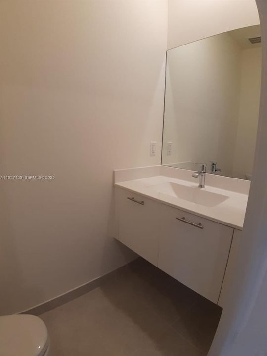 В аренду: $2,800 (2 спален, 2 ванн, 1072 Квадратных фут)