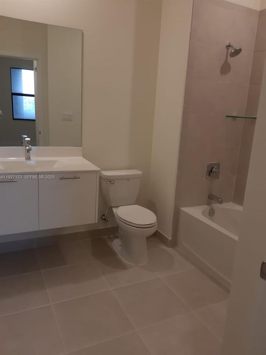 В аренду: $2,800 (2 спален, 2 ванн, 1072 Квадратных фут)