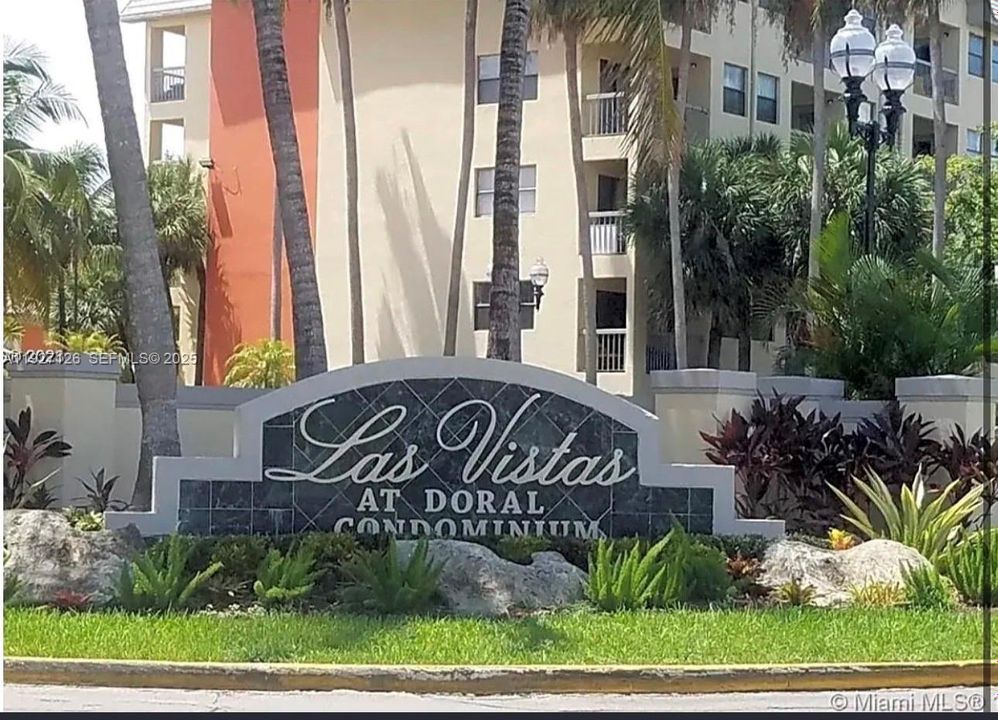 For Rent: $2,350 (2 beds, 2 baths, 992 Square Feet)