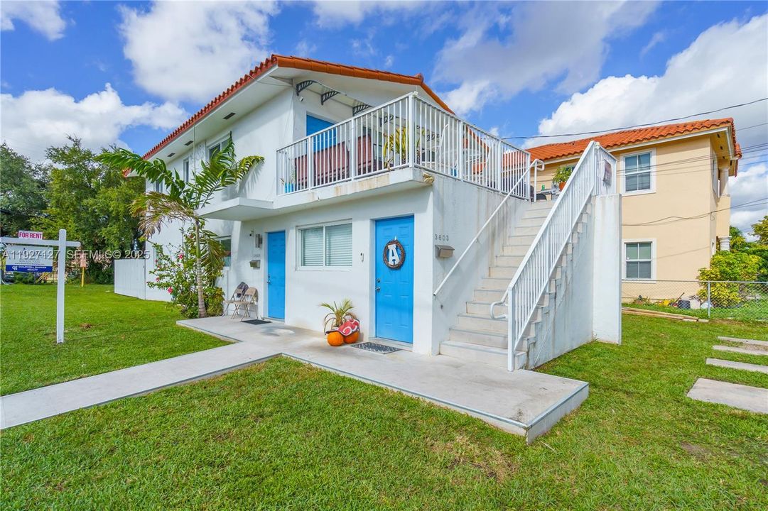 出租: $3,500 (4 贝兹, 2 浴室, 2208 平方英尺)