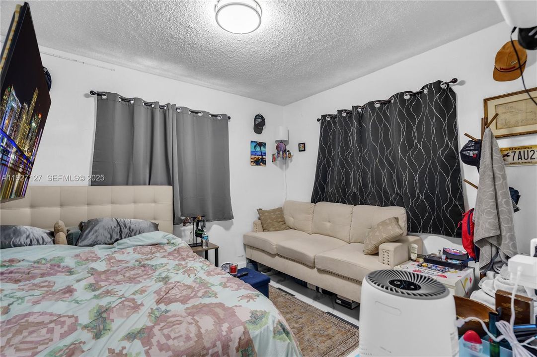 出租: $3,500 (4 贝兹, 2 浴室, 2208 平方英尺)