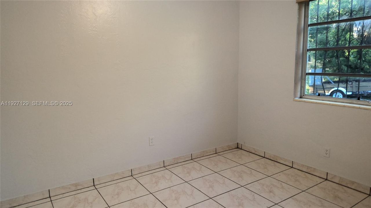For Rent: $2,900 (3 beds, 2 baths, 1118 Square Feet)
