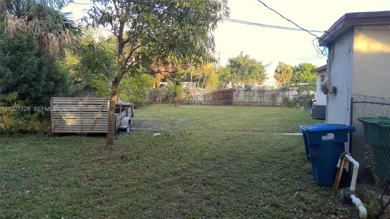 For Rent: $2,900 (3 beds, 2 baths, 1118 Square Feet)