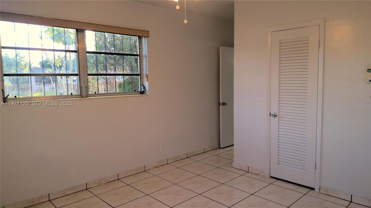 For Rent: $2,900 (3 beds, 2 baths, 1118 Square Feet)