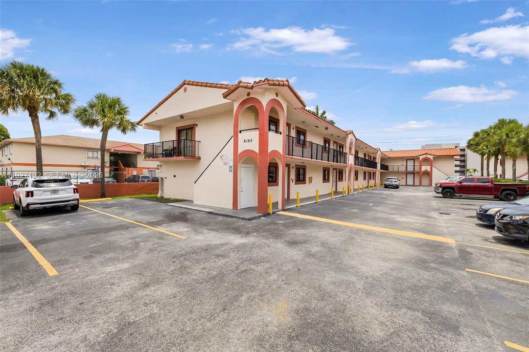 В аренду: $2,025 (2 спален, 1 ванн, 800 Квадратных фут)