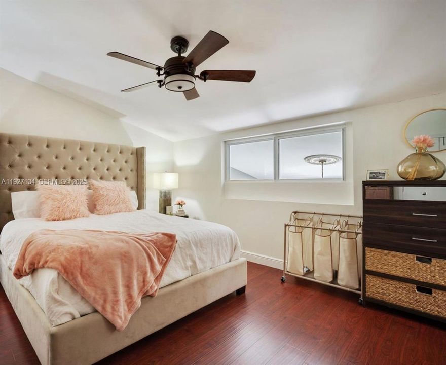 For Rent: $2,500 (3 beds, 3 baths, 1578 Square Feet)