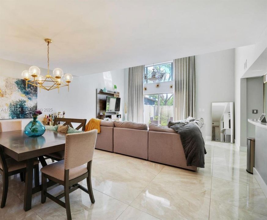 For Rent: $2,500 (3 beds, 3 baths, 1578 Square Feet)