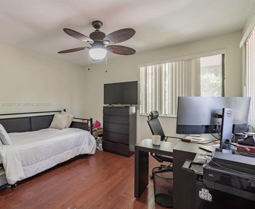 For Rent: $2,500 (3 beds, 3 baths, 1578 Square Feet)