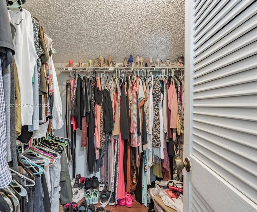 For Rent: $2,500 (3 beds, 3 baths, 1578 Square Feet)