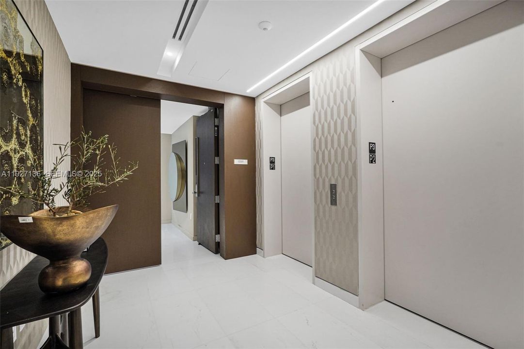 Private foyer