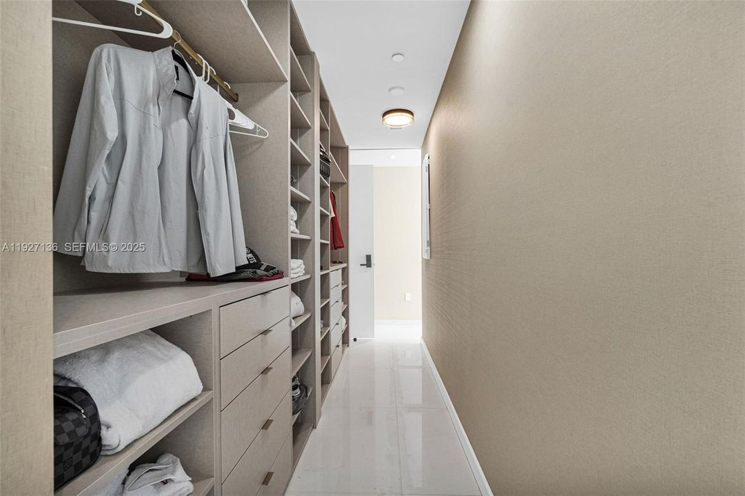 В аренду: $40,000 (3 спален, 3 ванн, 2877 Квадратных фут)