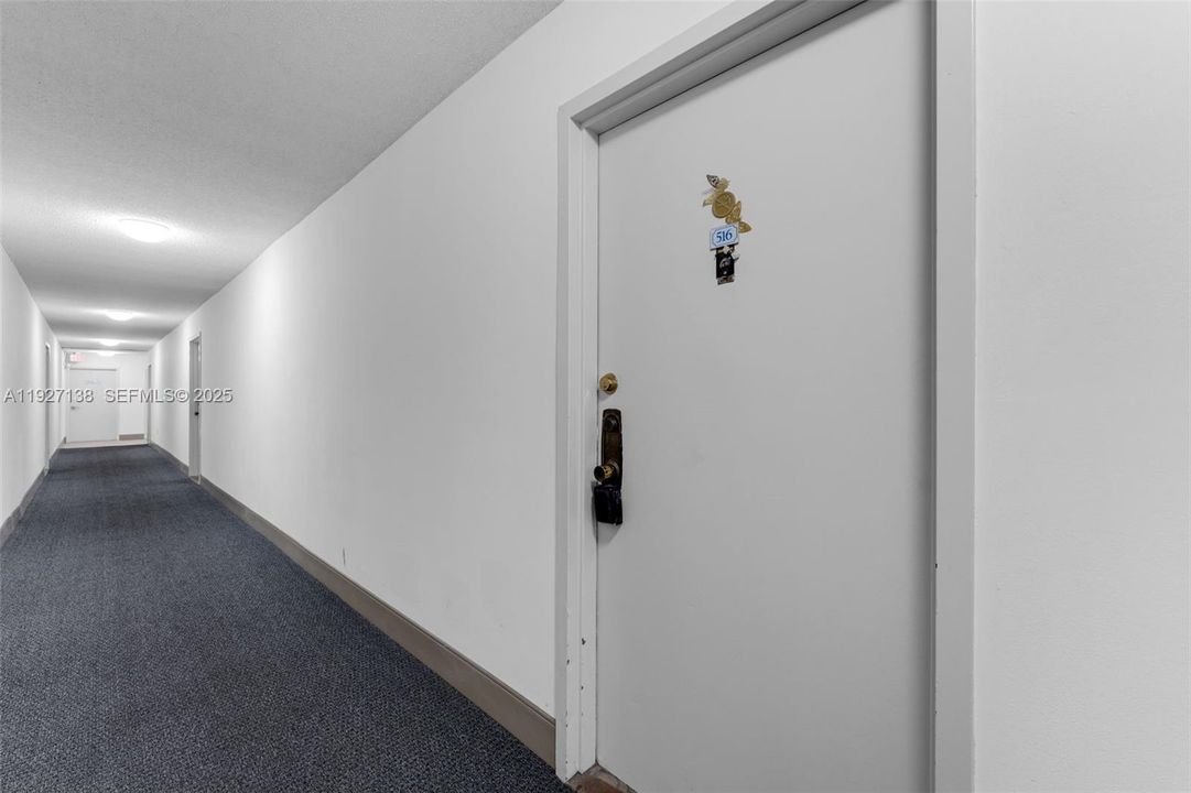 For Rent: $1,600 (1 beds, 1 baths, 720 Square Feet)