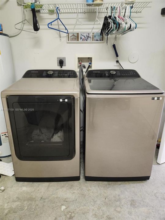 For Rent: $2,250 (2 beds, 2 baths, 1057 Square Feet)