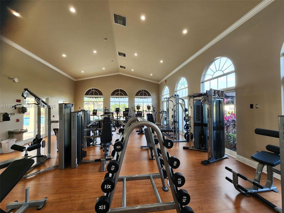 For Rent: $2,250 (2 beds, 2 baths, 1057 Square Feet)