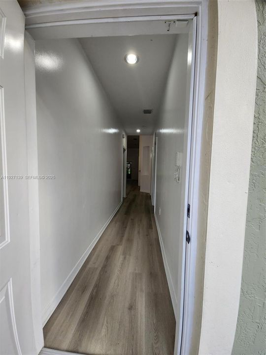 For Rent: $2,250 (2 beds, 2 baths, 1057 Square Feet)