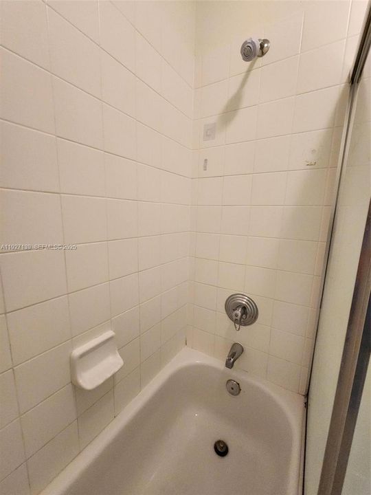 For Rent: $2,250 (2 beds, 2 baths, 1057 Square Feet)