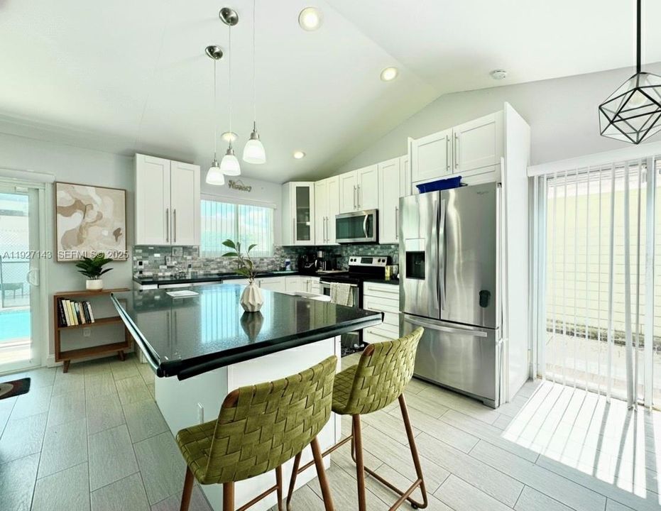 En Venta: $665,000 (4 camas, 2 baños, 1799 Pies cuadrados)