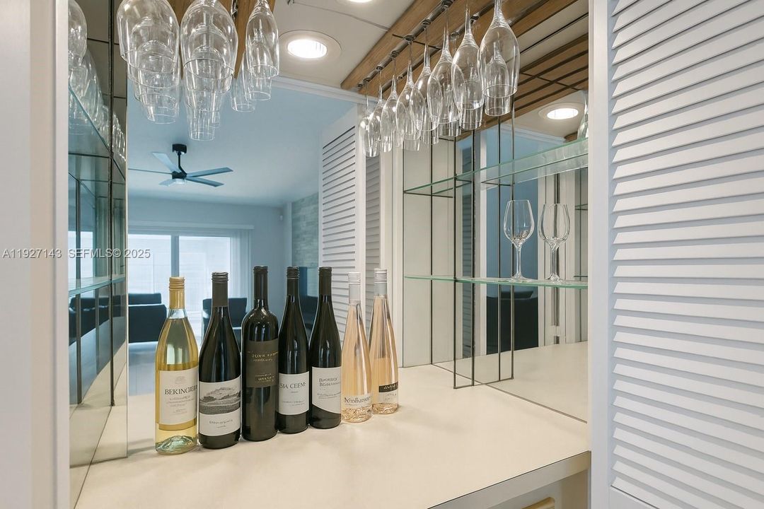 En Venta: $665,000 (4 camas, 2 baños, 1799 Pies cuadrados)