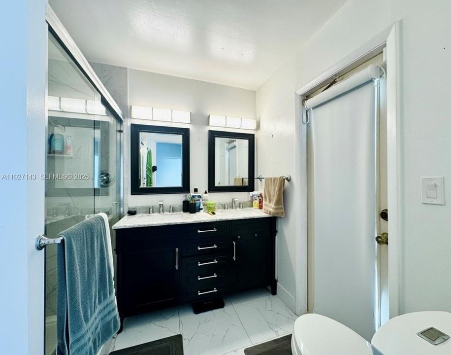 En Venta: $665,000 (4 camas, 2 baños, 1799 Pies cuadrados)