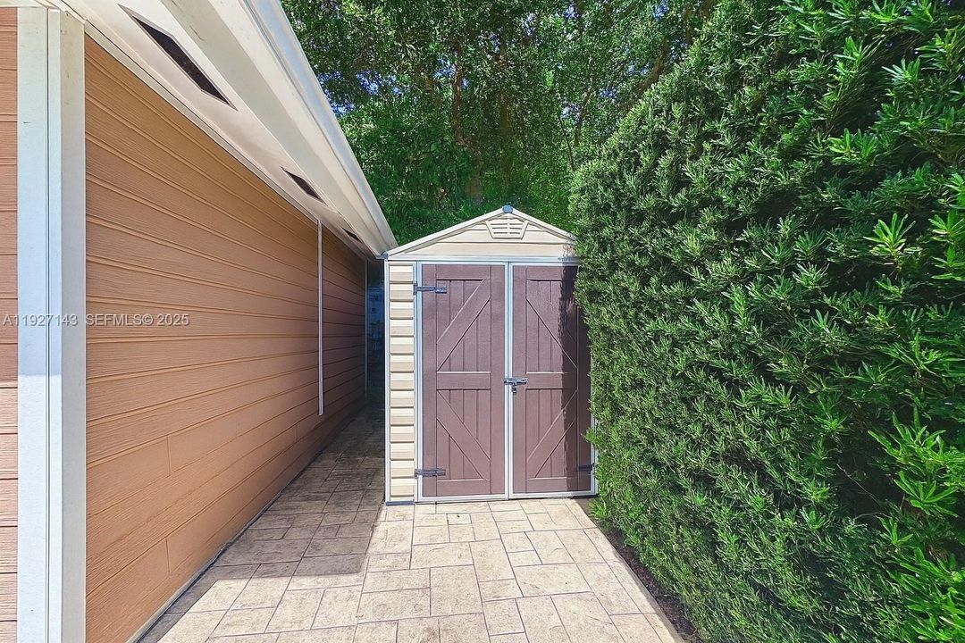 En Venta: $665,000 (4 camas, 2 baños, 1799 Pies cuadrados)