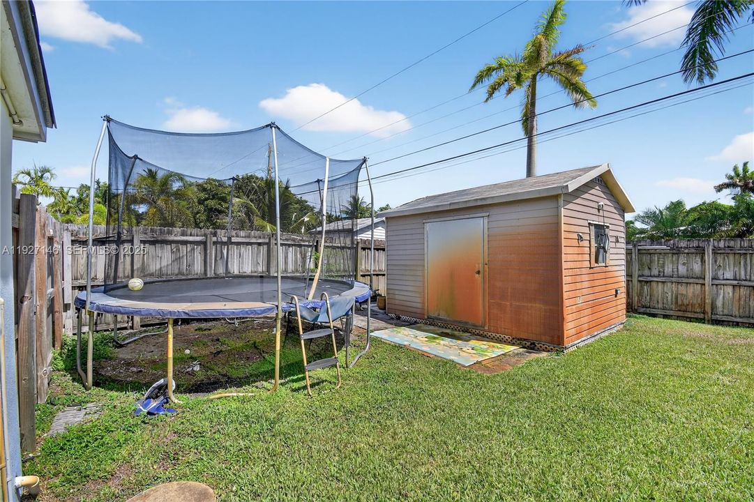 В аренду: $3,100 (3 спален, 2 ванн, 1263 Квадратных фут)