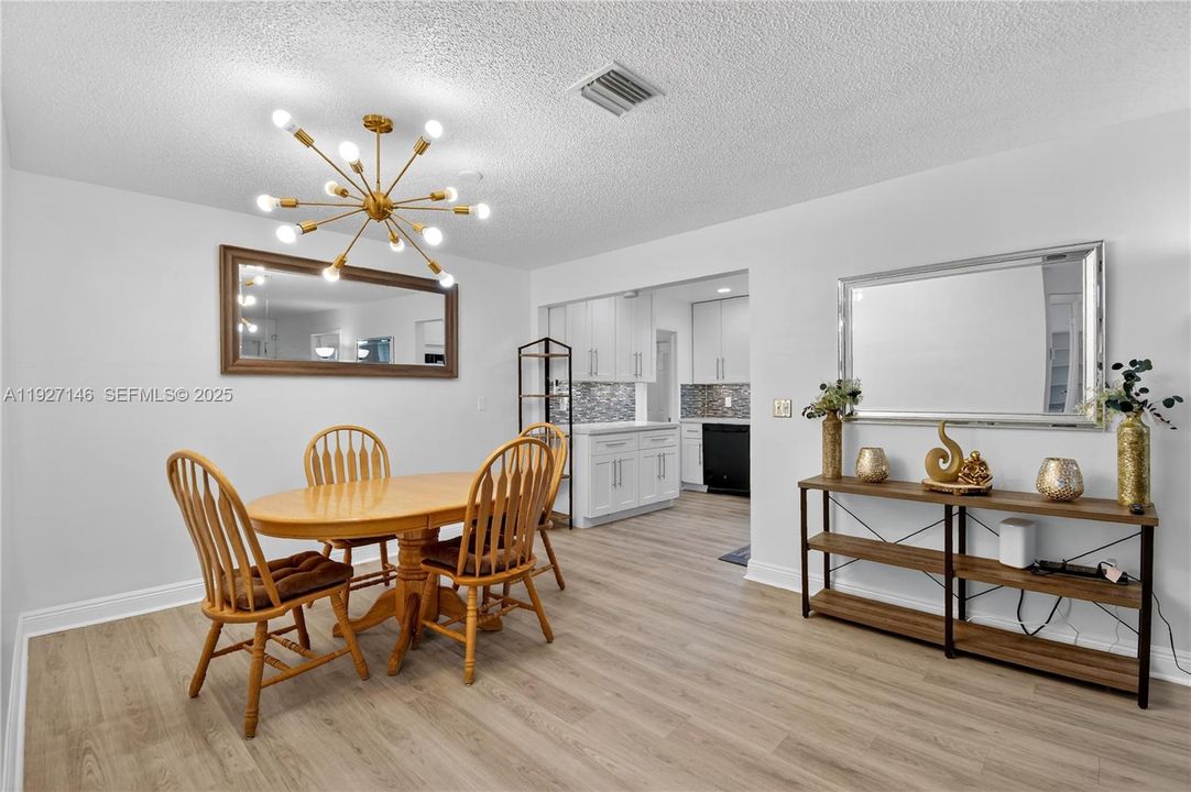 В аренду: $3,100 (3 спален, 2 ванн, 1263 Квадратных фут)