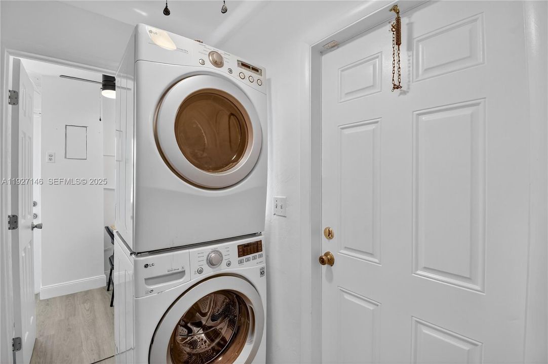 В аренду: $3,100 (3 спален, 2 ванн, 1263 Квадратных фут)