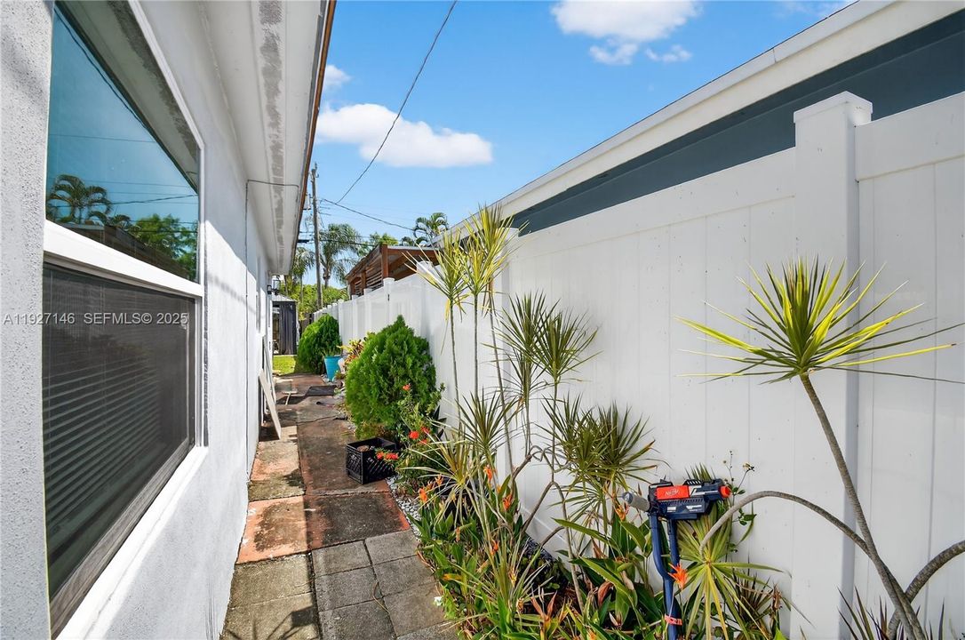 В аренду: $3,100 (3 спален, 2 ванн, 1263 Квадратных фут)