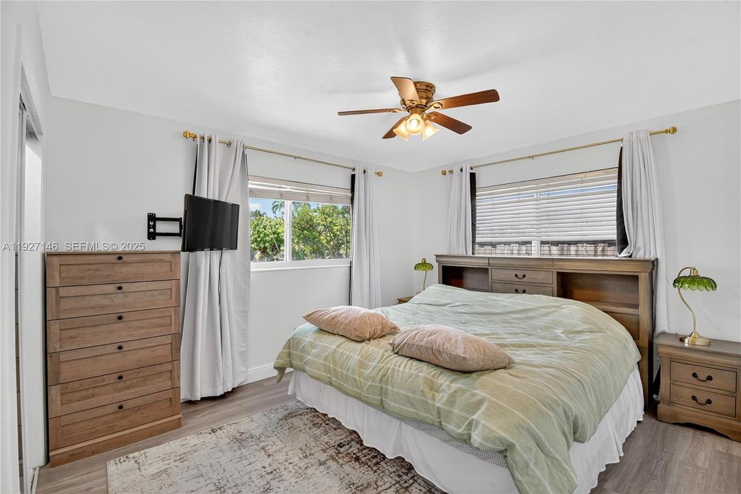 В аренду: $3,100 (3 спален, 2 ванн, 1263 Квадратных фут)