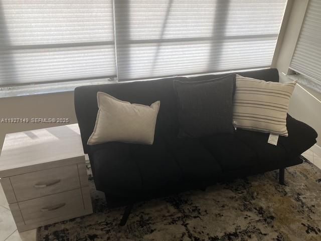 En Venta: $261,000 (1 camas, 2 baños, 1068 Pies cuadrados)