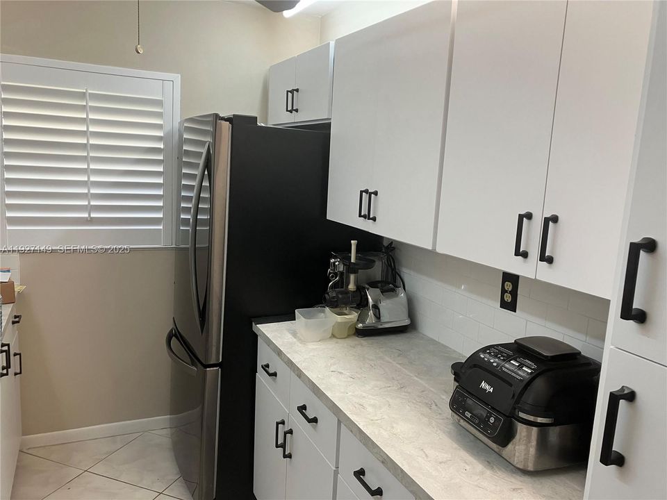 En Venta: $261,000 (1 camas, 2 baños, 1068 Pies cuadrados)