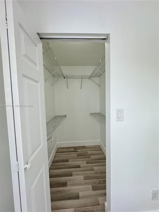 На продажу: $265,000 (2 спален, 2 ванн, 1044 Квадратных фут)