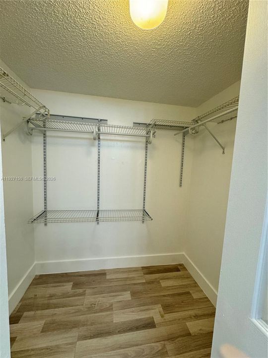 На продажу: $265,000 (2 спален, 2 ванн, 1044 Квадратных фут)