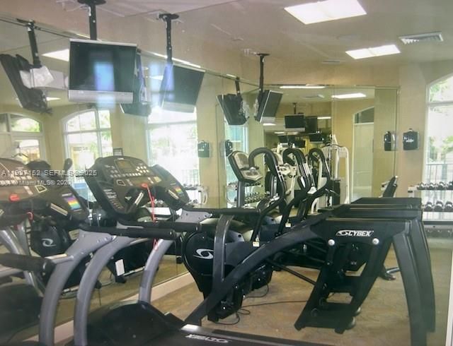 For Rent: $2,100 (1 beds, 1 baths, 522 Square Feet)