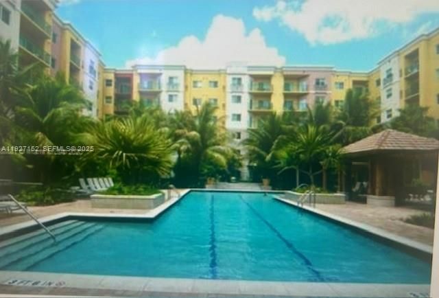 For Rent: $2,100 (1 beds, 1 baths, 522 Square Feet)