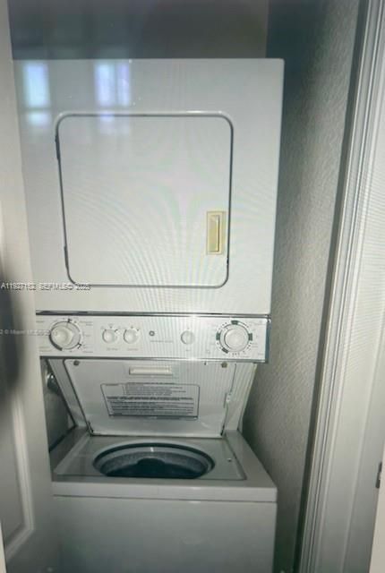 For Rent: $2,100 (1 beds, 1 baths, 522 Square Feet)