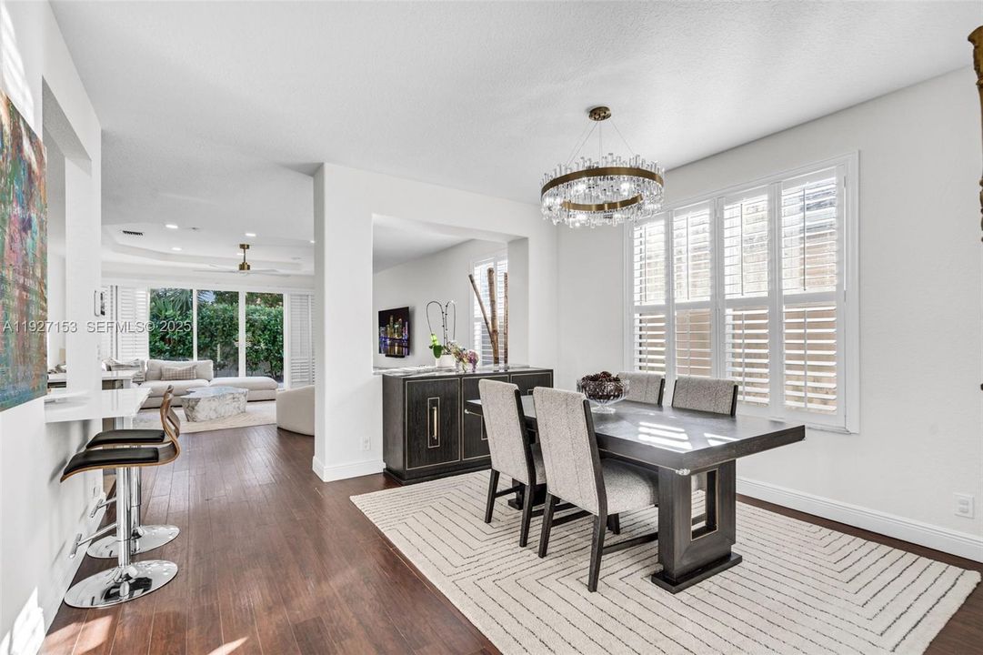 En Venta: $785,000 (5 camas, 3 baños, 2982 Pies cuadrados)