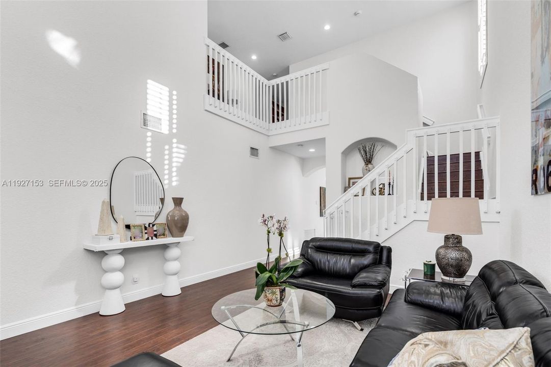 En Venta: $785,000 (5 camas, 3 baños, 2982 Pies cuadrados)