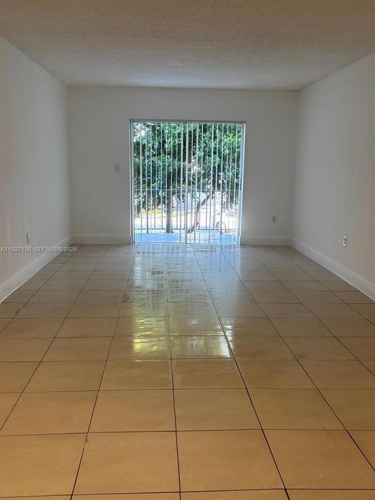 В аренду: $1,750 (2 спален, 2 ванн, 1030 Квадратных фут)