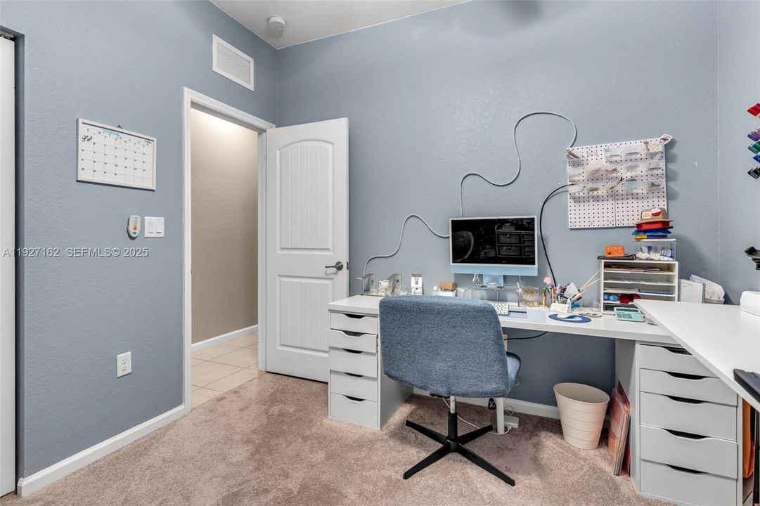 En Venta: $590,000 (4 camas, 3 baños, 1861 Pies cuadrados)