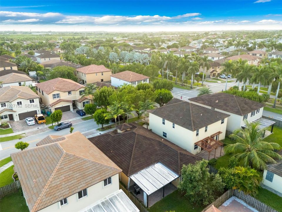 En Venta: $590,000 (4 camas, 3 baños, 1861 Pies cuadrados)