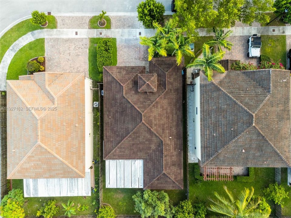 En Venta: $590,000 (4 camas, 3 baños, 1861 Pies cuadrados)