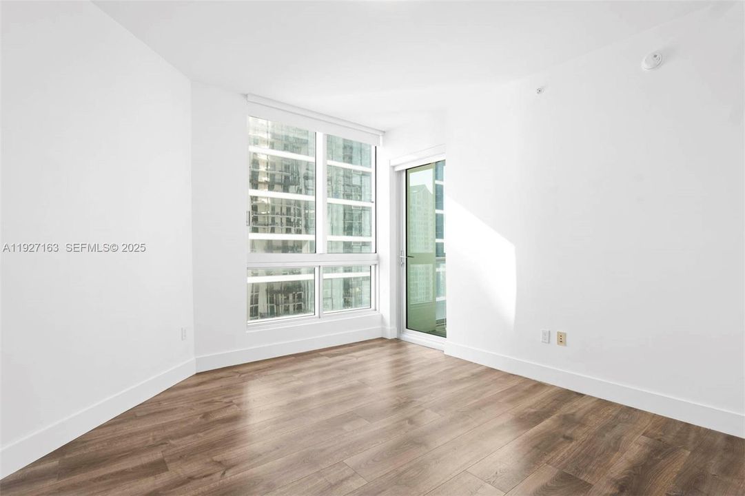 В аренду: $3,700 (2 спален, 2 ванн, 1017 Квадратных фут)