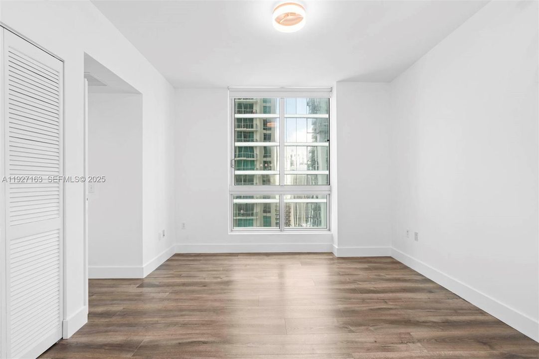 В аренду: $3,700 (2 спален, 2 ванн, 1017 Квадратных фут)