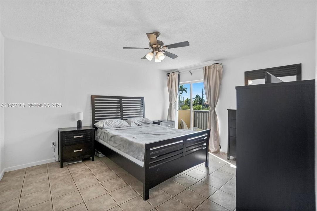 For Rent: $2,250 (2 beds, 1 baths, 785 Square Feet)