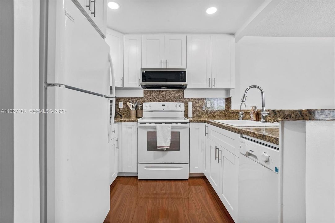 For Rent: $2,250 (2 beds, 1 baths, 785 Square Feet)