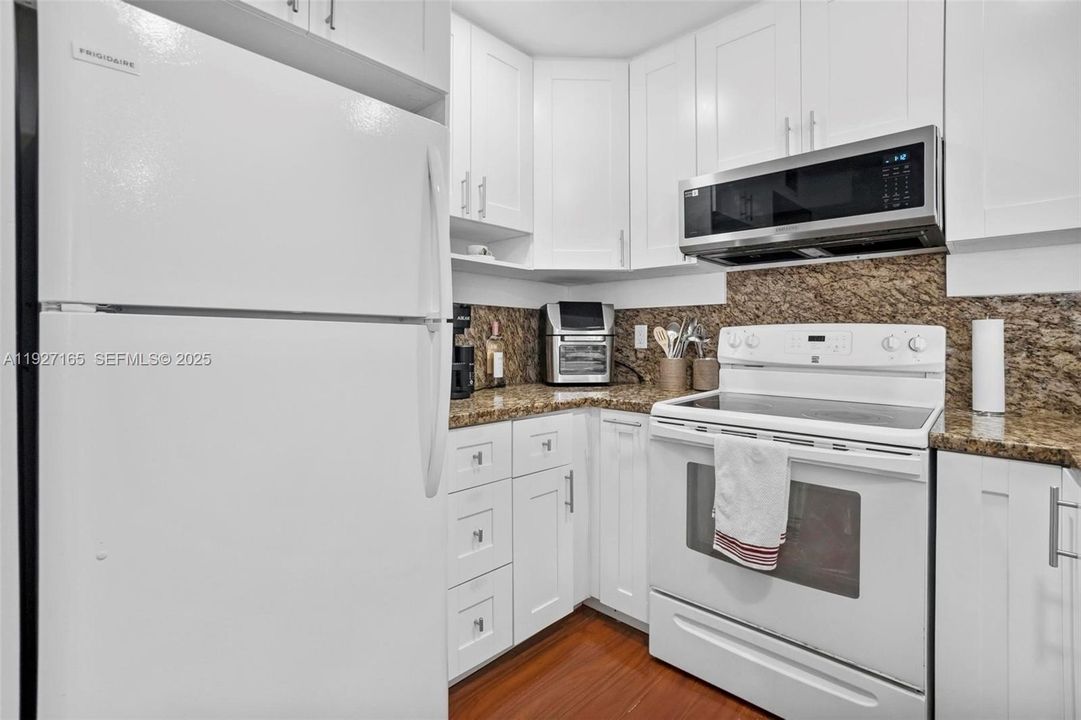 For Rent: $2,250 (2 beds, 1 baths, 785 Square Feet)