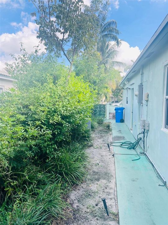 For Rent: $3,150 (2 beds, 2 baths, 1774 Square Feet)