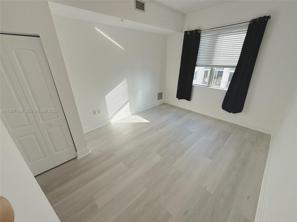 В аренду: $2,200 (1 спален, 1 ванн, 690 Квадратных фут)